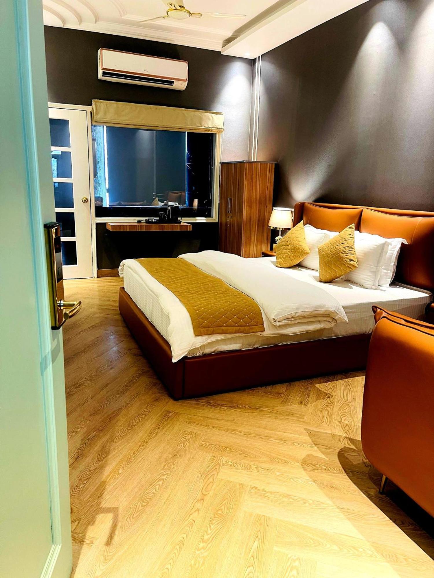 Victorian Elegance Luxury Stays Amritsar Bagian luar foto