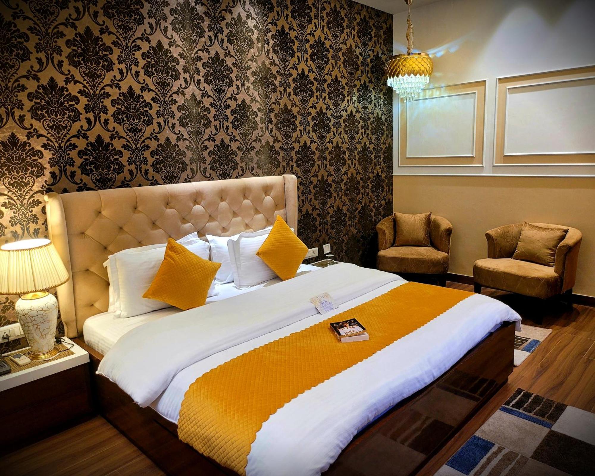 Victorian Elegance Luxury Stays Amritsar Bagian luar foto